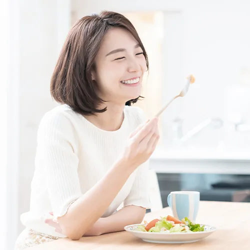 소화 기능 개선을 상징하는 식사 장면