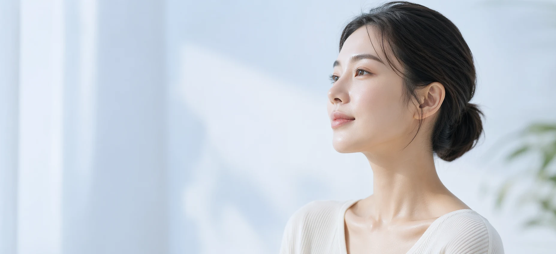 안면 균형과 정돈된 인상을 표현한 측면 얼굴 이미지